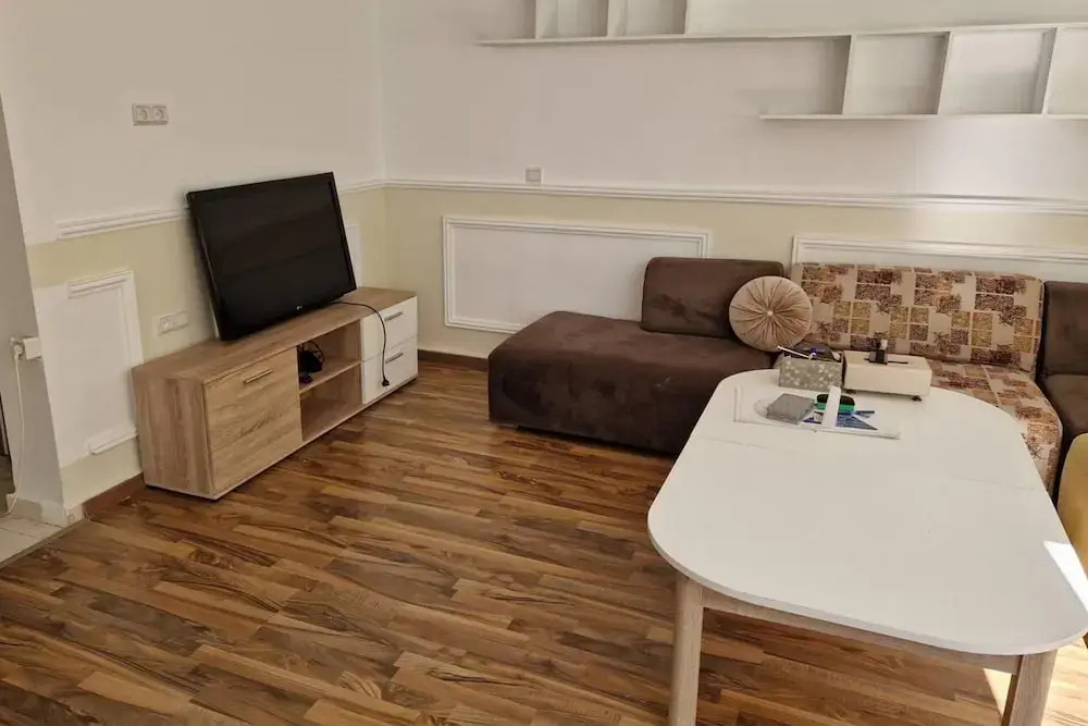 2 Bed Villa Sleeps 4 - Garden Wifi Parking