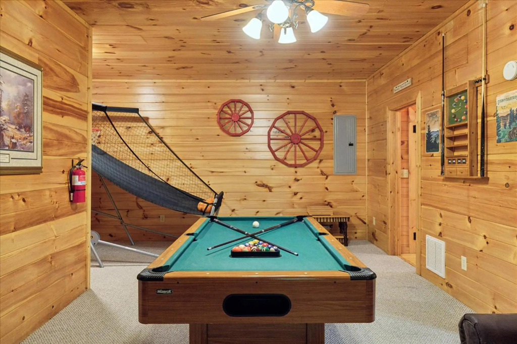 Lucky Cub Cabin
