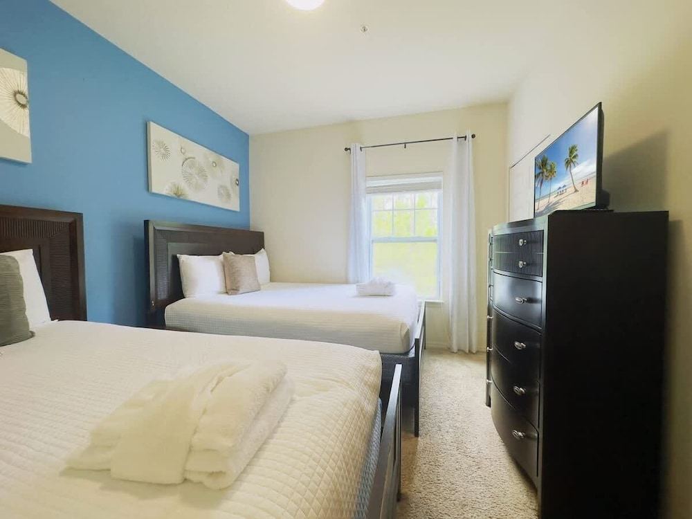 Minions Themed 4 bedrooms Home Near Disney Sleeps 10 4 Townhouse