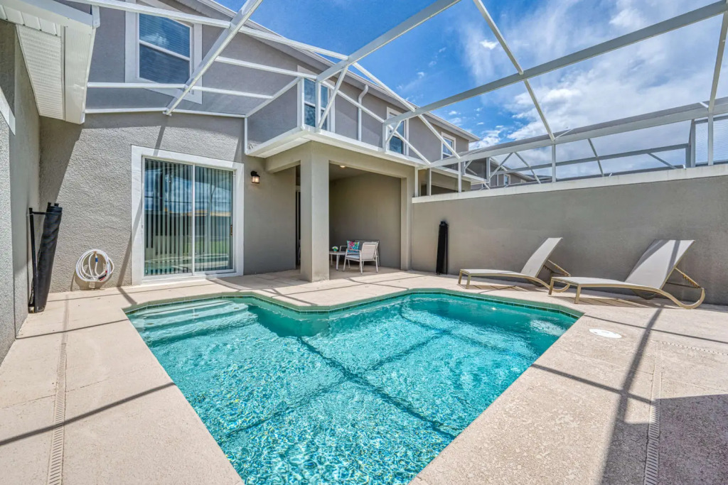 Super nice and spacious home with private pool near Disney