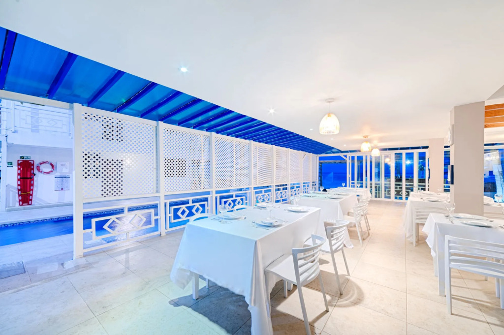 Hotel San Luis Beach House By OxoHotel