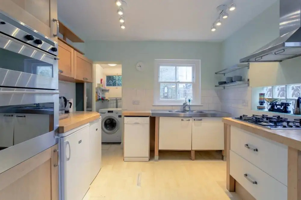 2 Bedroom House in Kensal Green