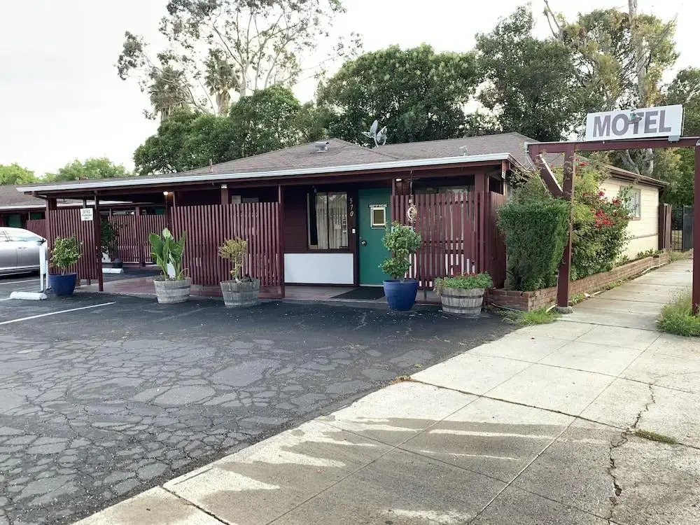 Pacheco Pass Motel