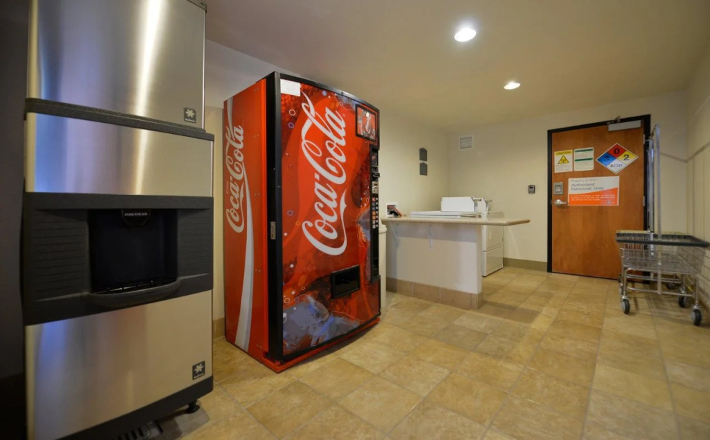 Holiday Inn Express Elk Grove West I-5 by IHG