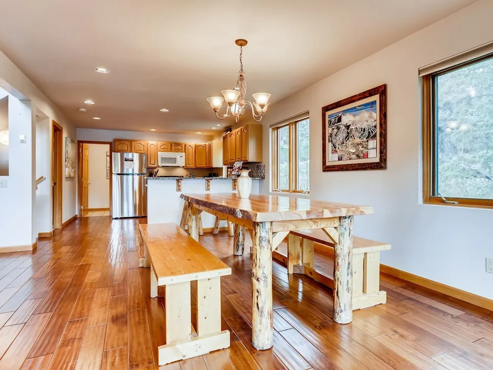 New Listing! Columbine Rock Lodge W/ Hot Tub 4 Bedroom Home