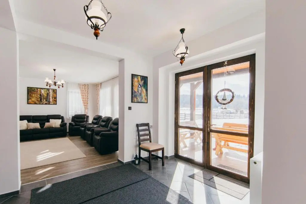 Cinege Vendeghaz/Casa de oaspeți Pițigoi