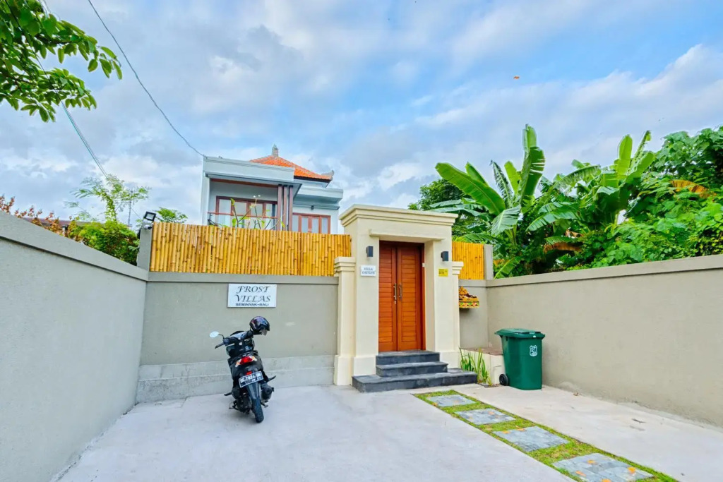Villa Caitlyn, Seminyak - Modern 3 Bedroom Villa with Private Pool