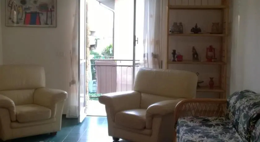 Sara House