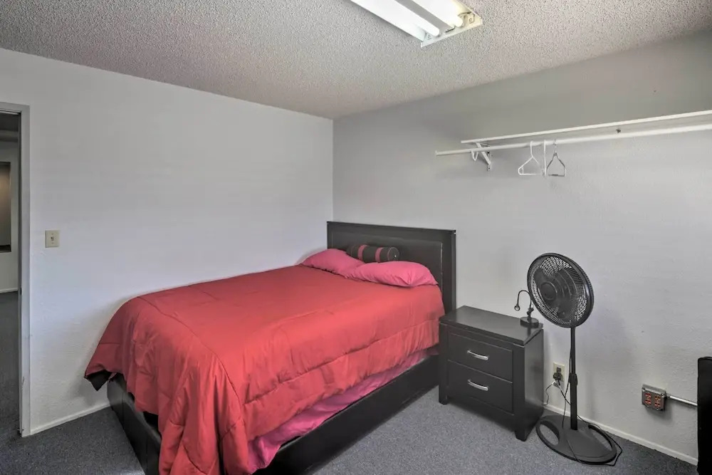 Kingman Apartment < 2 Miles to Route 66 Sign!
