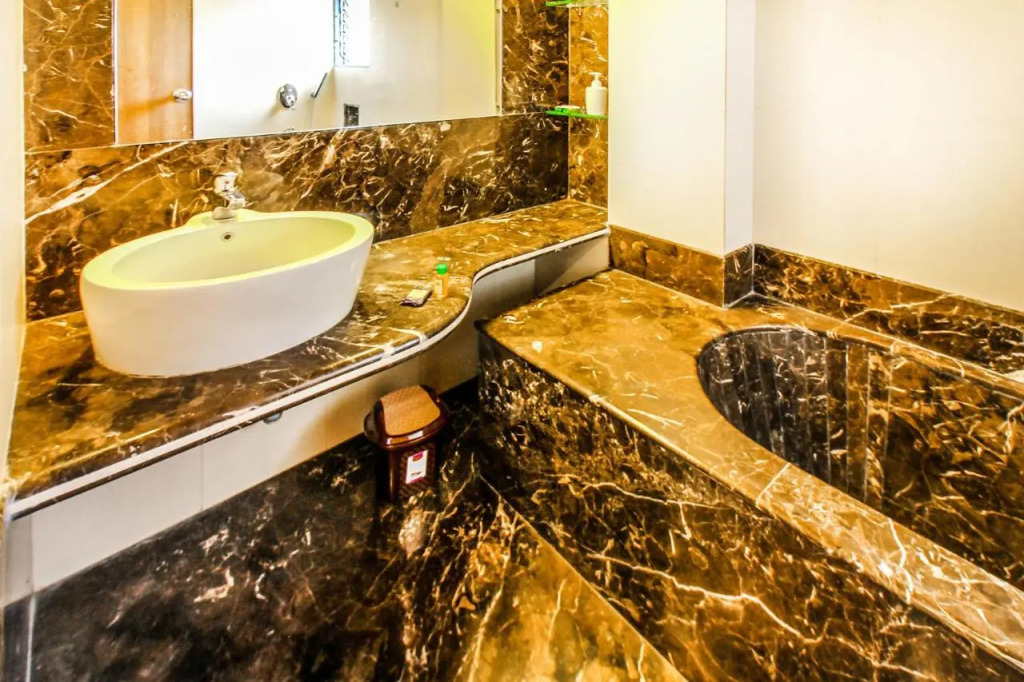 Fabhotel Sahar Garden