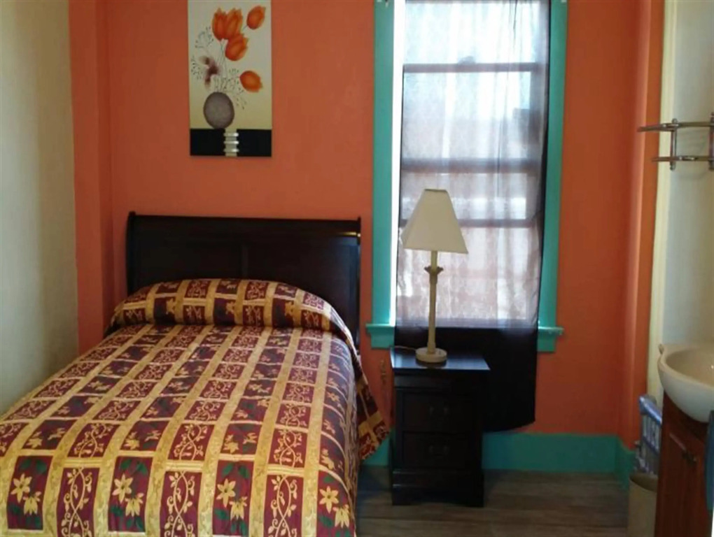Desmond Hotel