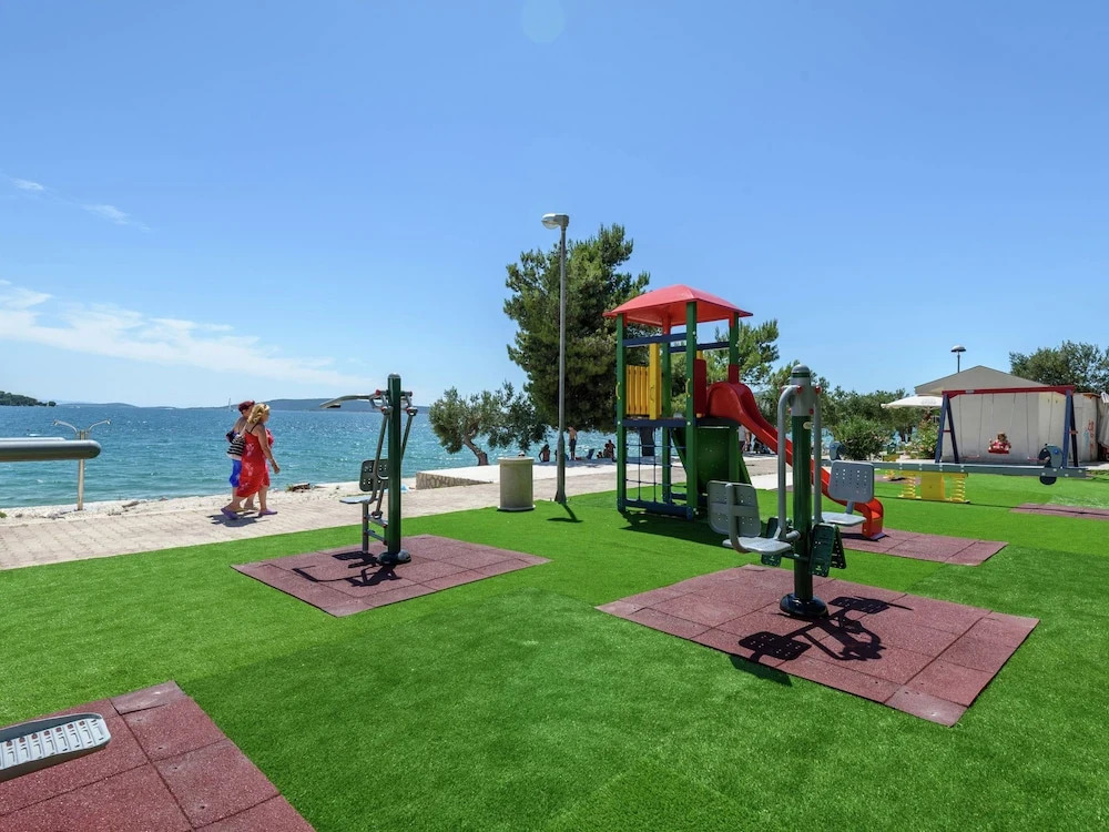 Apartment With Wifi, at 4 km. From City of Trogir