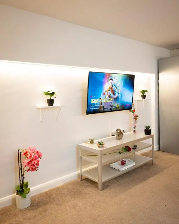Dealhouse Apartments 1