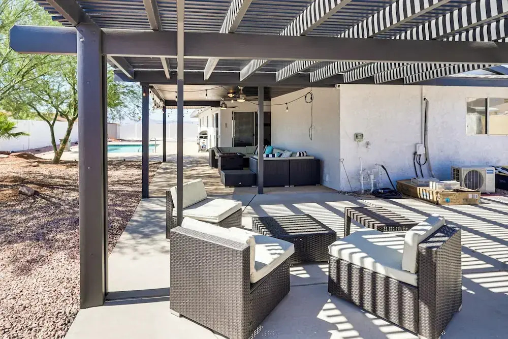 3 Mi to London Bridge: Sleek Home w/ Outdoor Haven