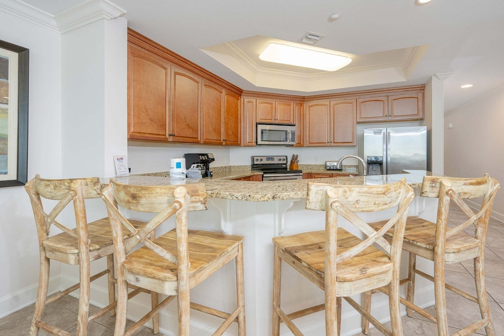 The Oasis 1710 Formerly Phoenix West Ii 1710 3 Bedroom Condo