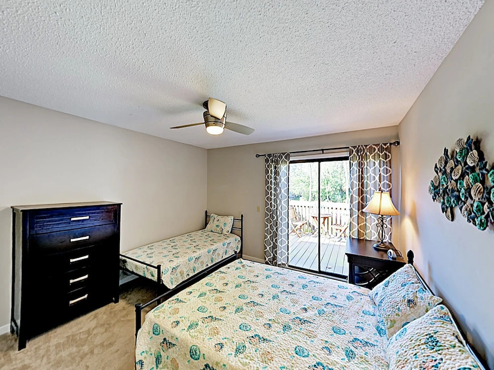 Secluded W/ Hot Tub, Under A Mile To Beach 3 Bedroom Home