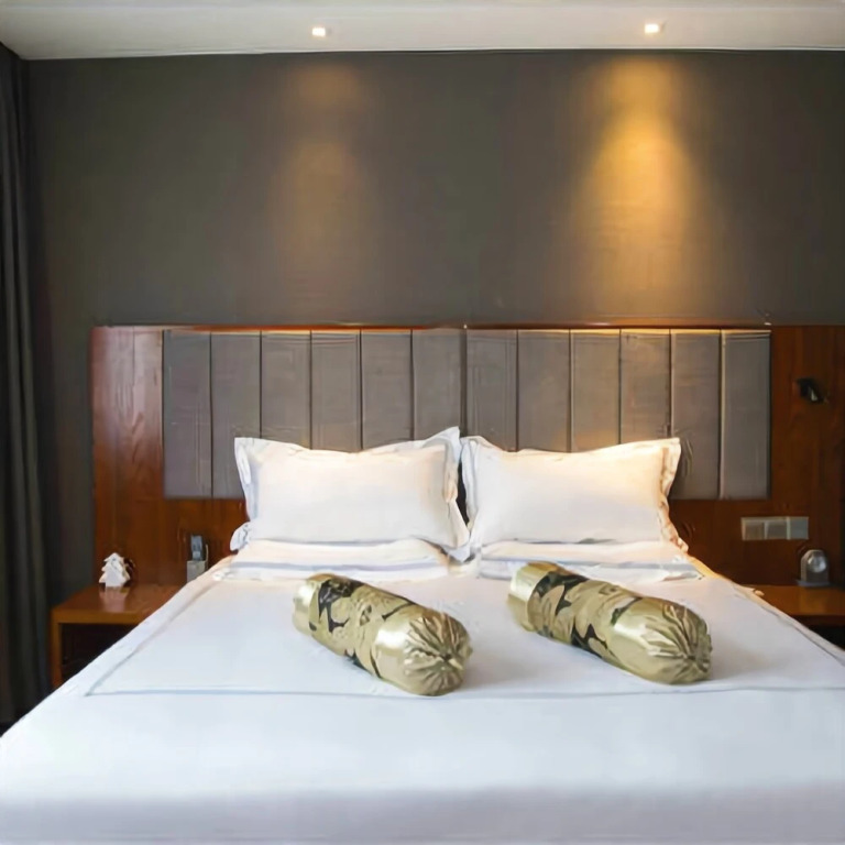 P & E Hotels