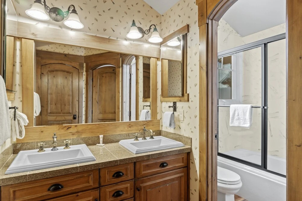 Keystone Gulch 8 Bedroom Home by Redawning