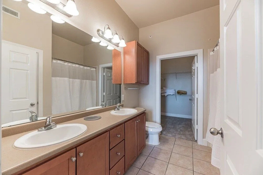 City View & Poolview Apartment With Full Kitchen 2 Bedroom Apts by Redawning