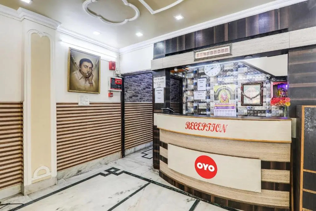 Flagship Radhey Shyam Inn Near Sahara Ganj Mall