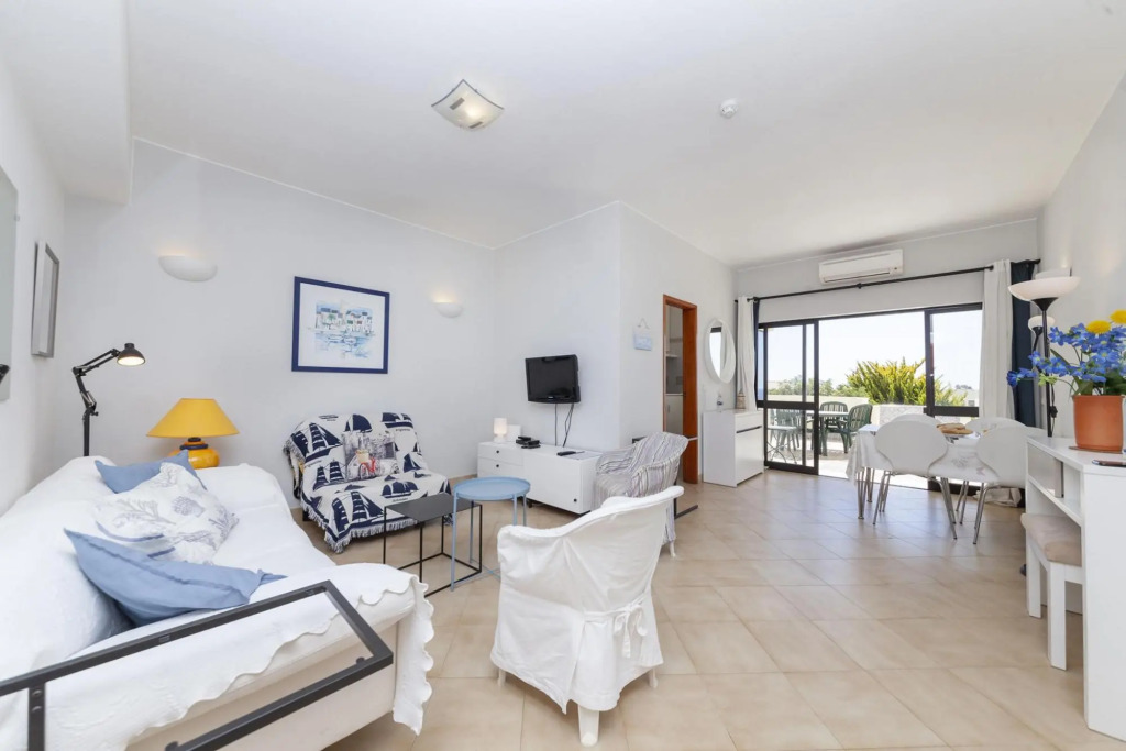 A08 - Magnolia Sea View Apartment
