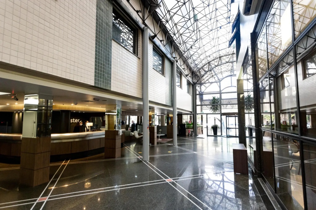 Master Porto Alegre Hotel - Av Carlos Gomes, Próximo ao Consulado Americano