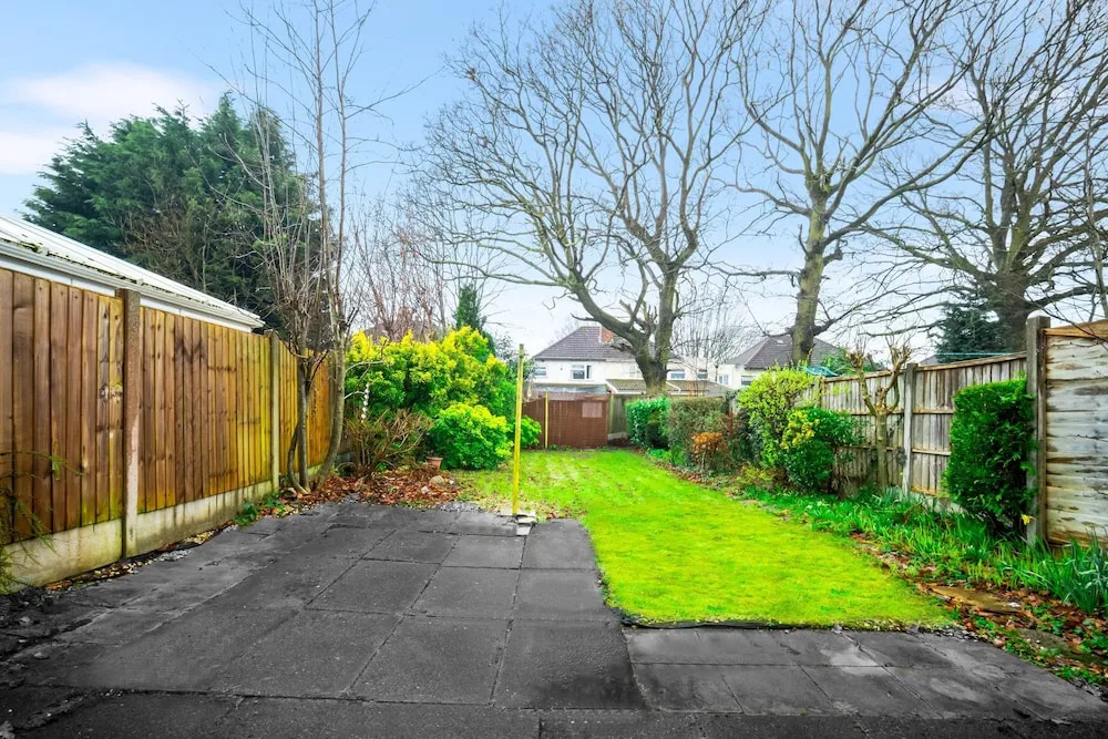 Stylish Three Bedroom Retreat With Garden