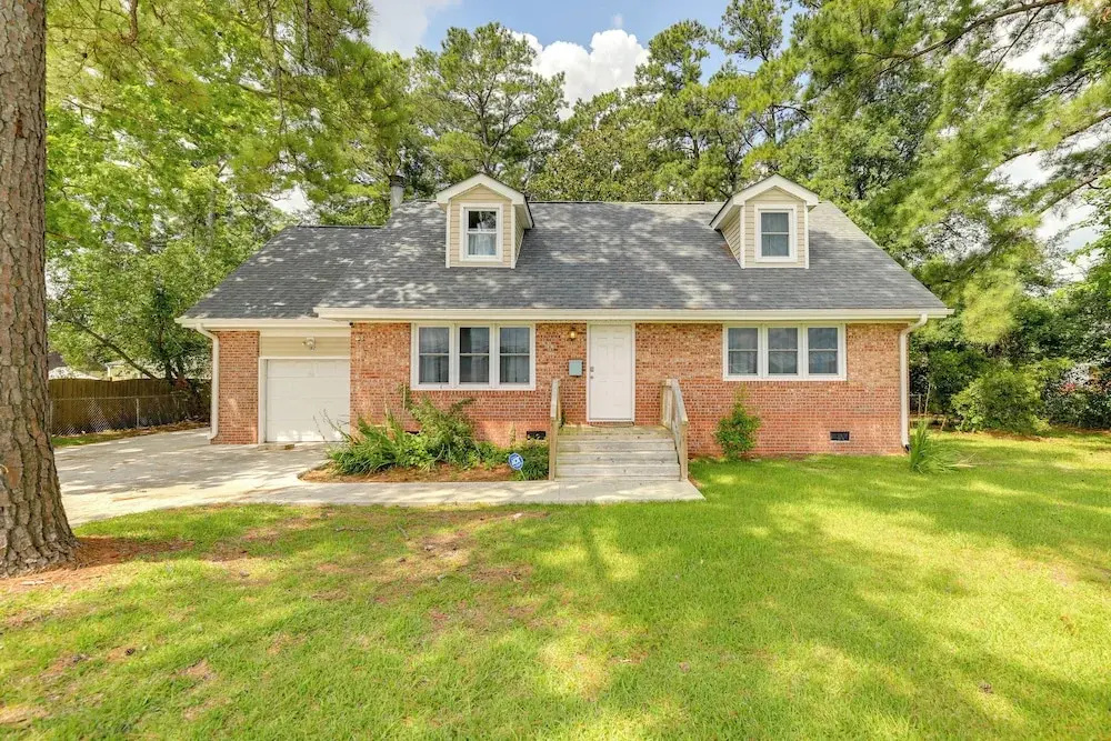 Cozy North Carolina Retreat Near Beaches & Golfing
