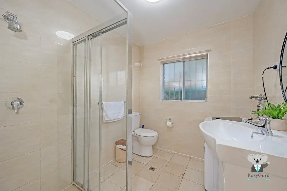 Kozyguru | Ashfield | Cozy 4 Bedroom House