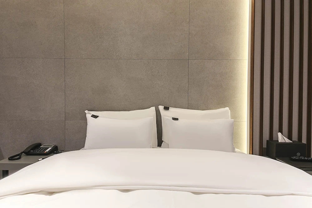 MAY Hotel