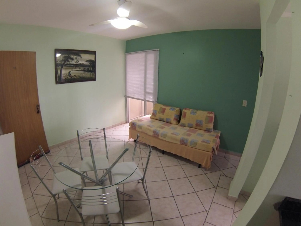 Apartamento charmoso a 50m da praia