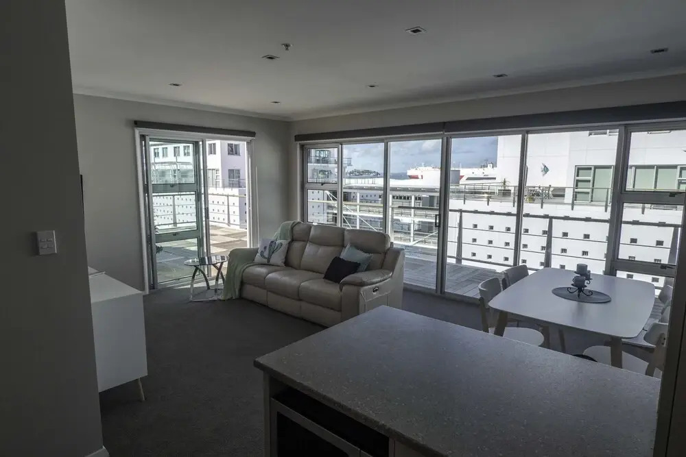 Seaview 1BR Apartment with Amazing Deck