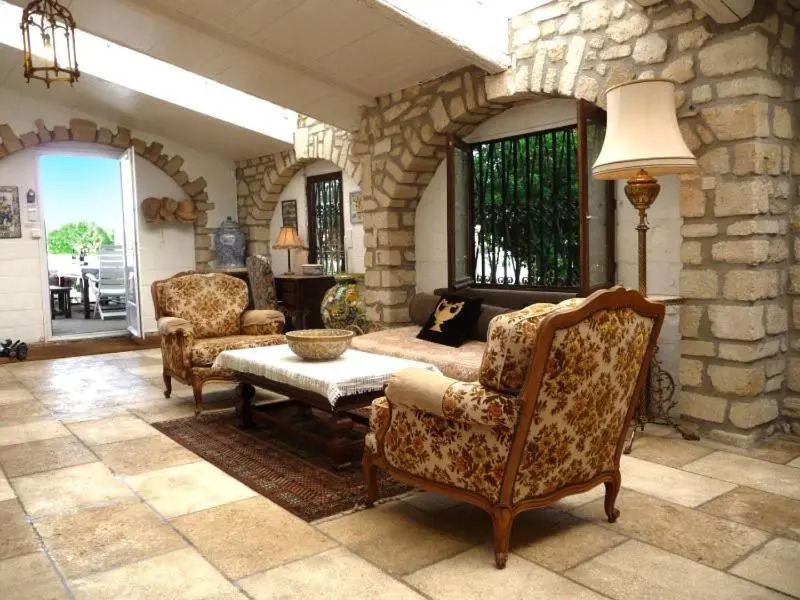 Villa with pool in Provence -Villa Romantique sleeps up to 12 4 in optional gite