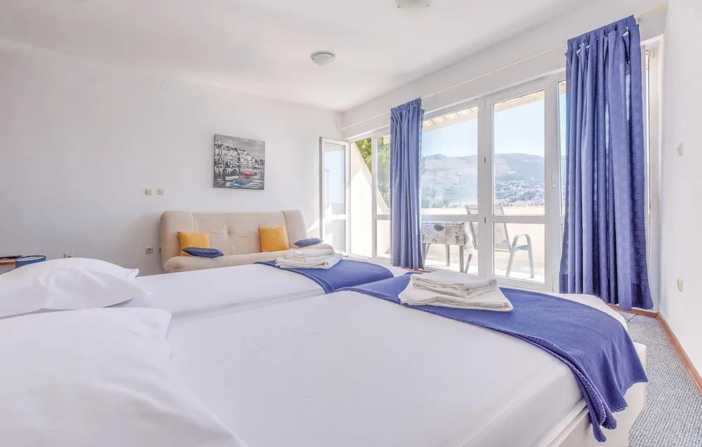 Beautiful Home in Stobrec With Wifi and 0 Bedrooms
