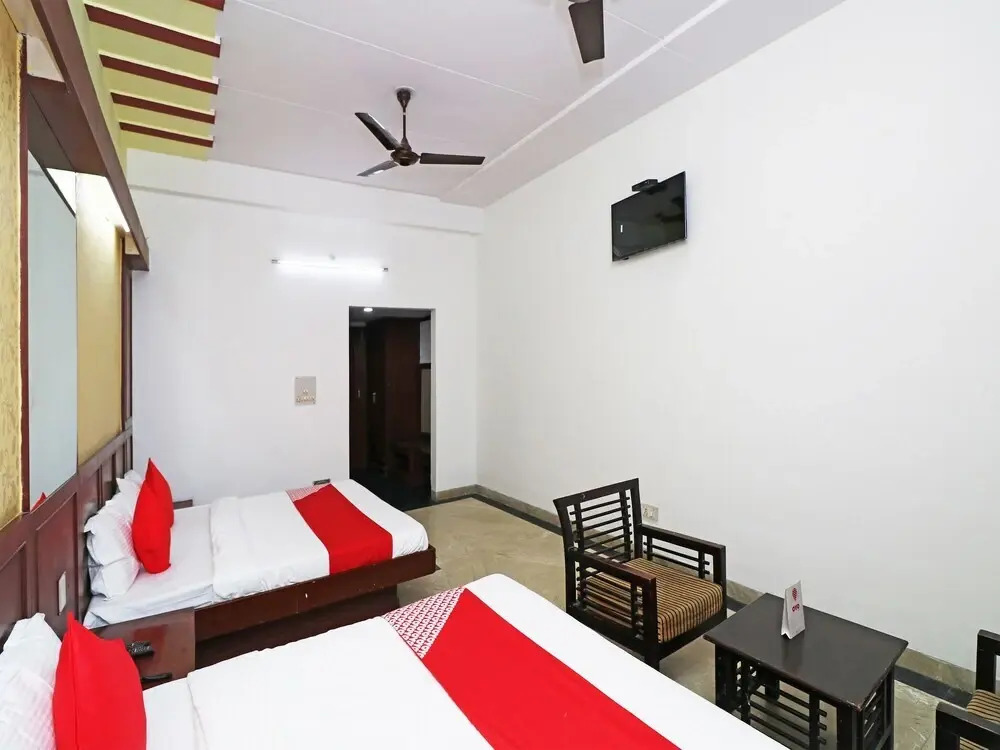 Hotel Grand Melrose by OYO Rooms