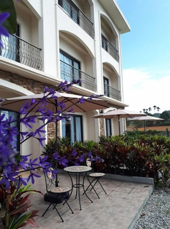 Chulu Manor Hotel