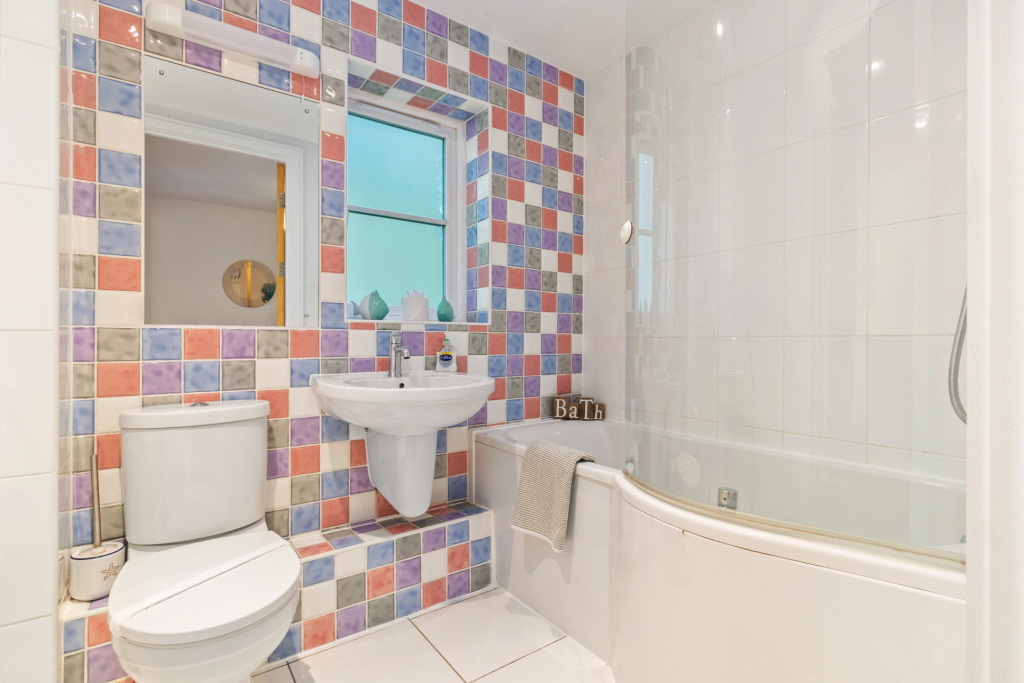12 Rhodewood - Modern Apartment Close to Village and Beach