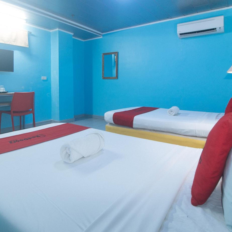 RedDoorz Plus at New Era Budget Hotel Near UCMed and Chong Hua Hospital Mandaue FORMER RedDoorz Plus New Era Budget Hotel Mandaue