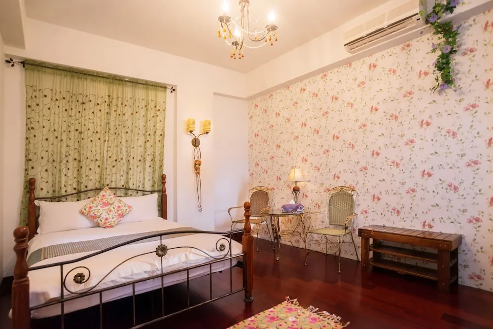 Lifestory Hostel