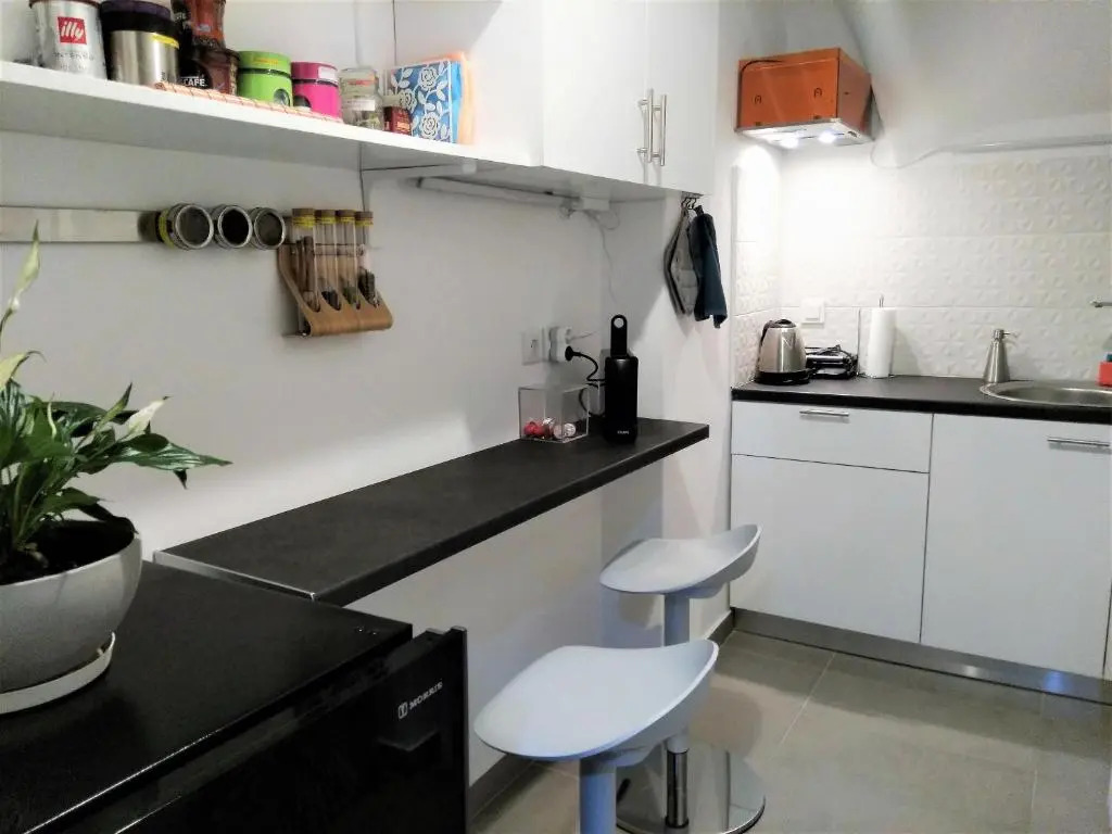 Athens Pangrati modern apt 10min to metro