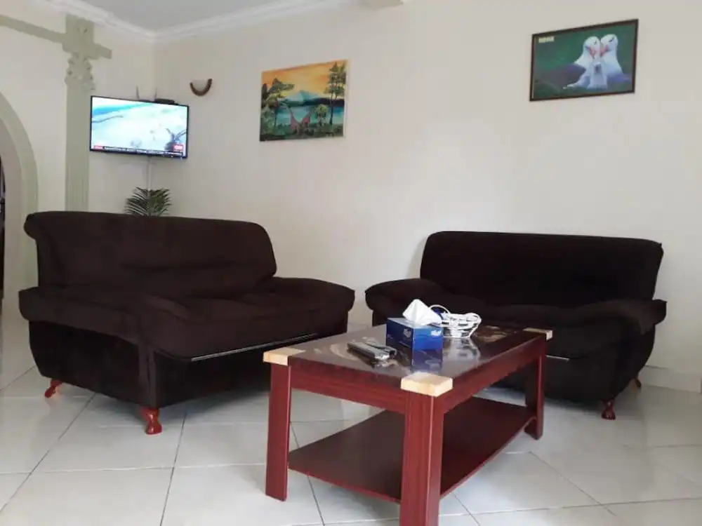 Emra Hotel