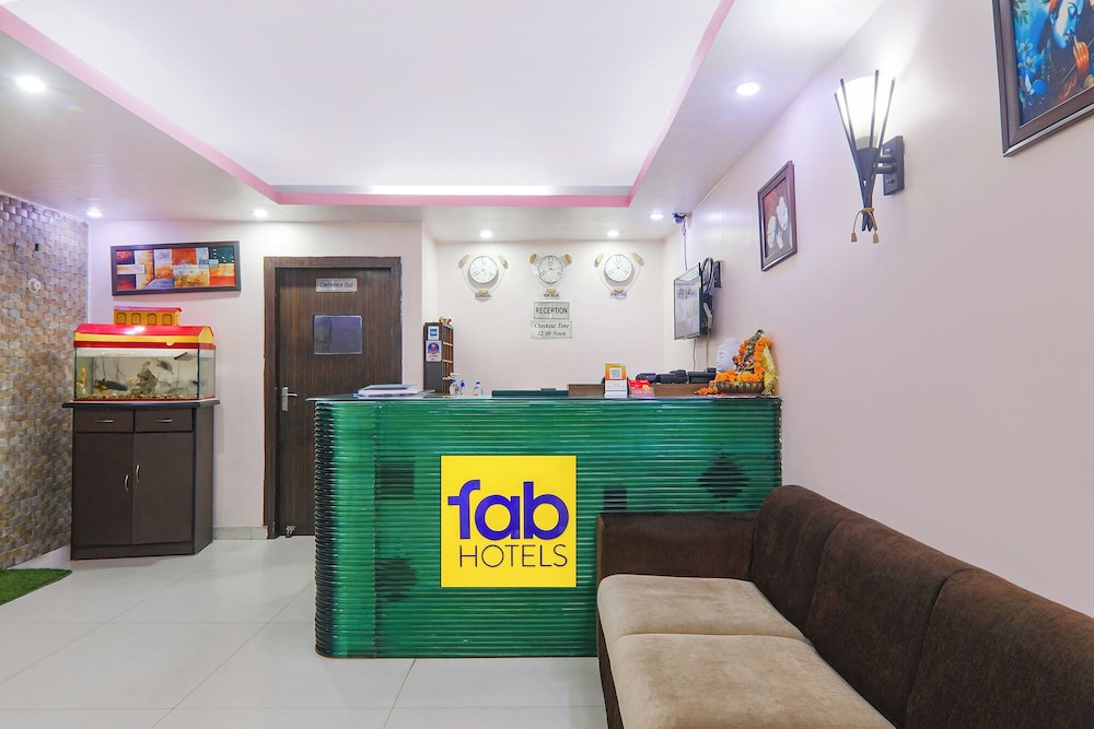 FabHotel Royal Ville