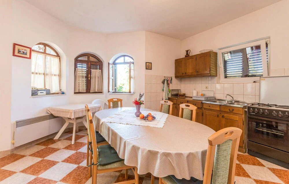 4 Bedroom Amazing Home In Sukosan