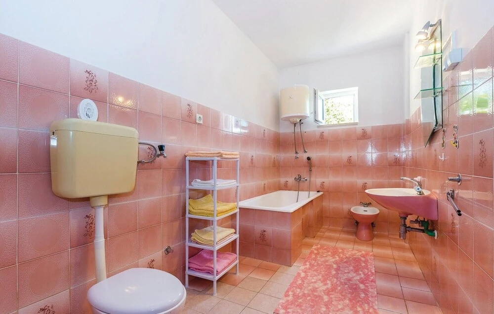 Beautiful Apartment in Novi Vinodolski With 2 Bedrooms and Wifi