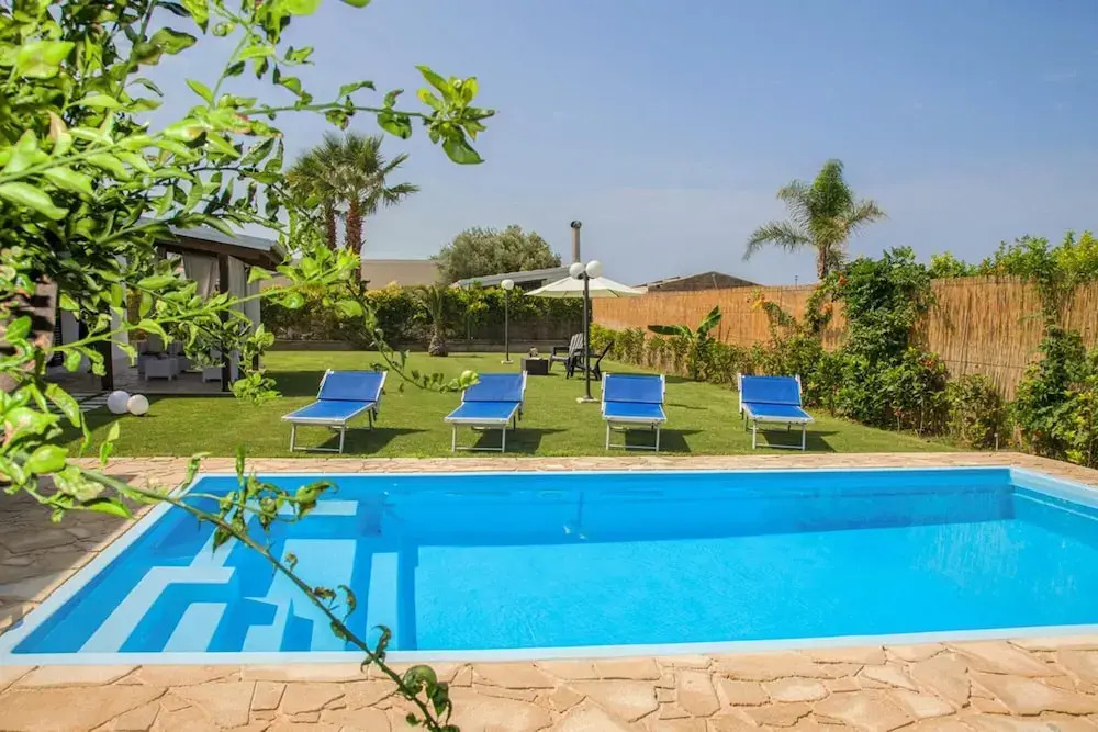 Villa Villino Blu Large Private Pool Walk to Beach A C Wifi
