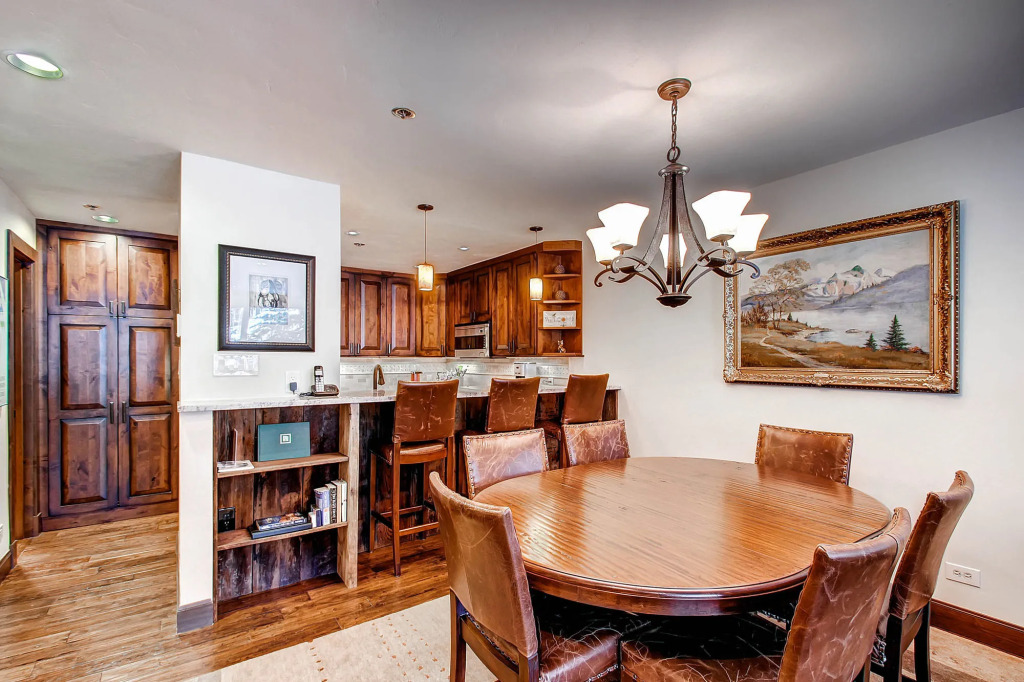Kiva Lodge by East West Hospitality