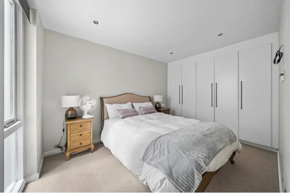 3 Bed City Centre House Sleeps 6 - Parking, Wifi
