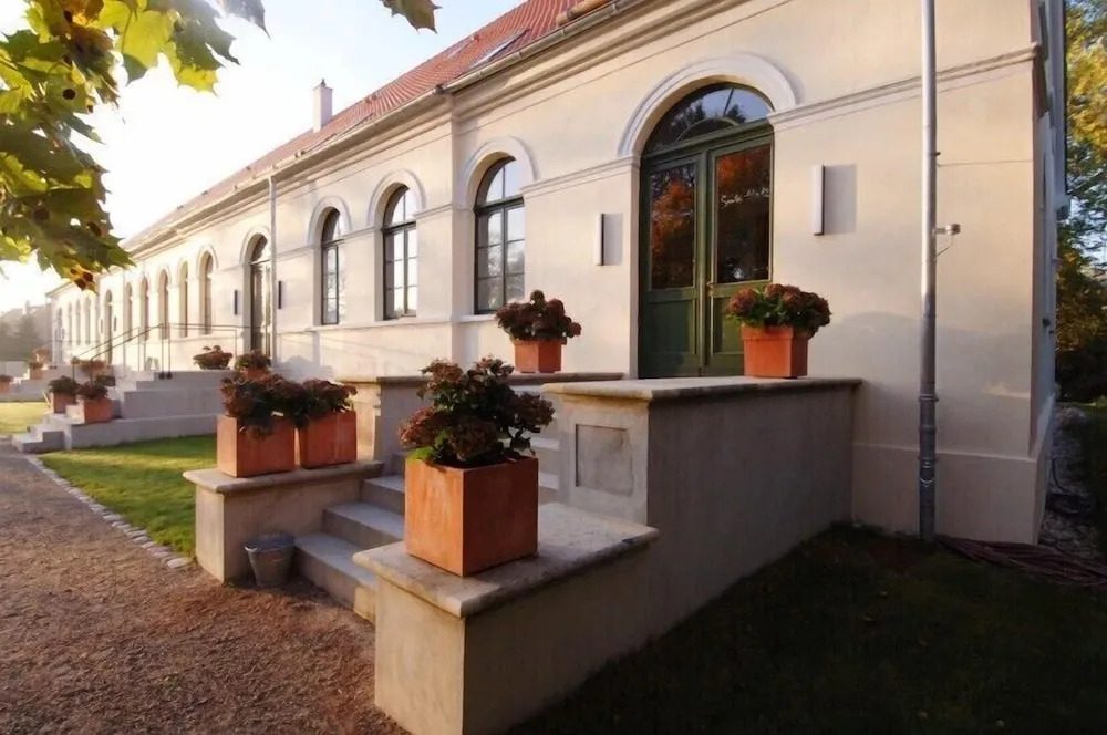Kavaliershaus Schloß Blücher am Finckenersee
