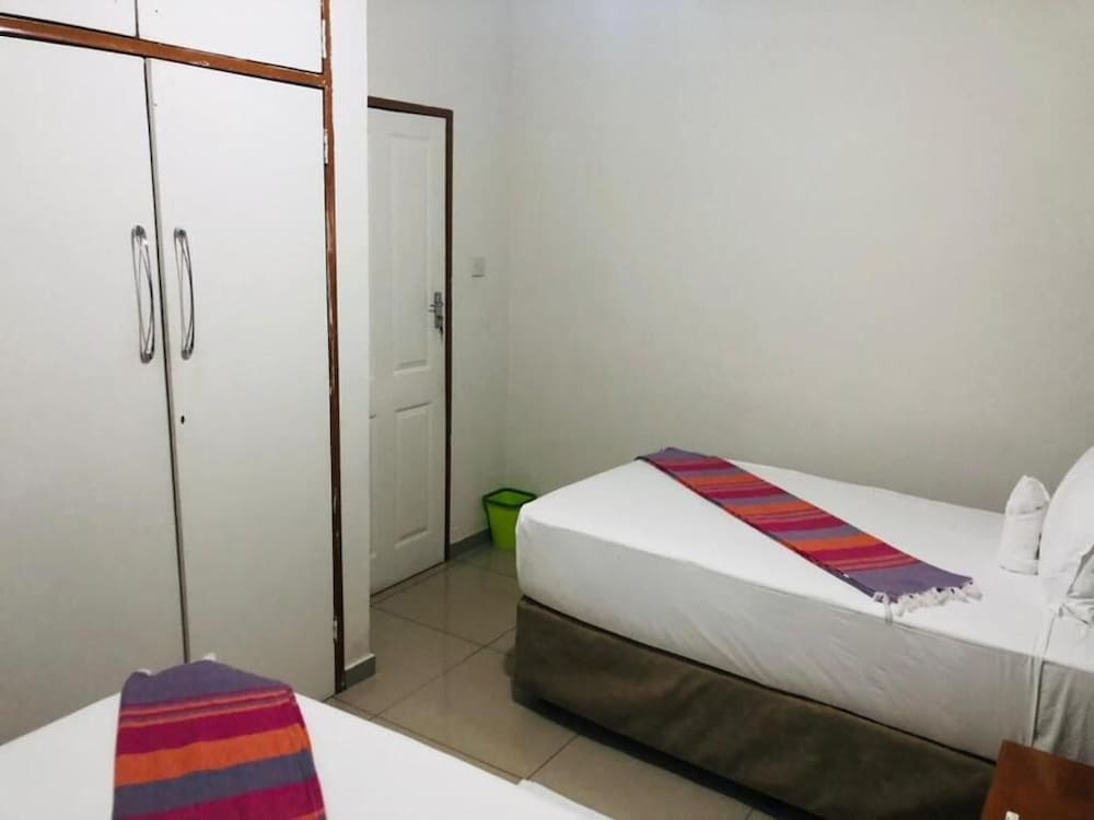 Makgadikgadi Riverview Inn