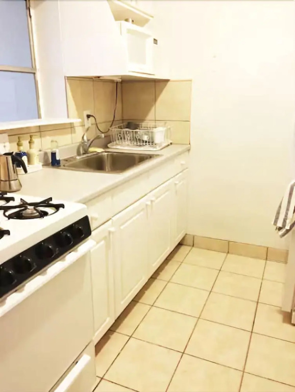 Cozy 1BR Rosslyn Apt with a View
